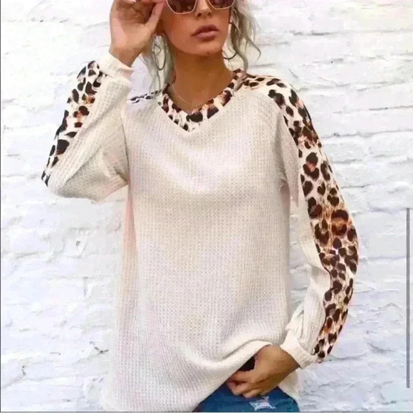 Leopard Print Waffle Sleeve Top - Picture 1 of 4